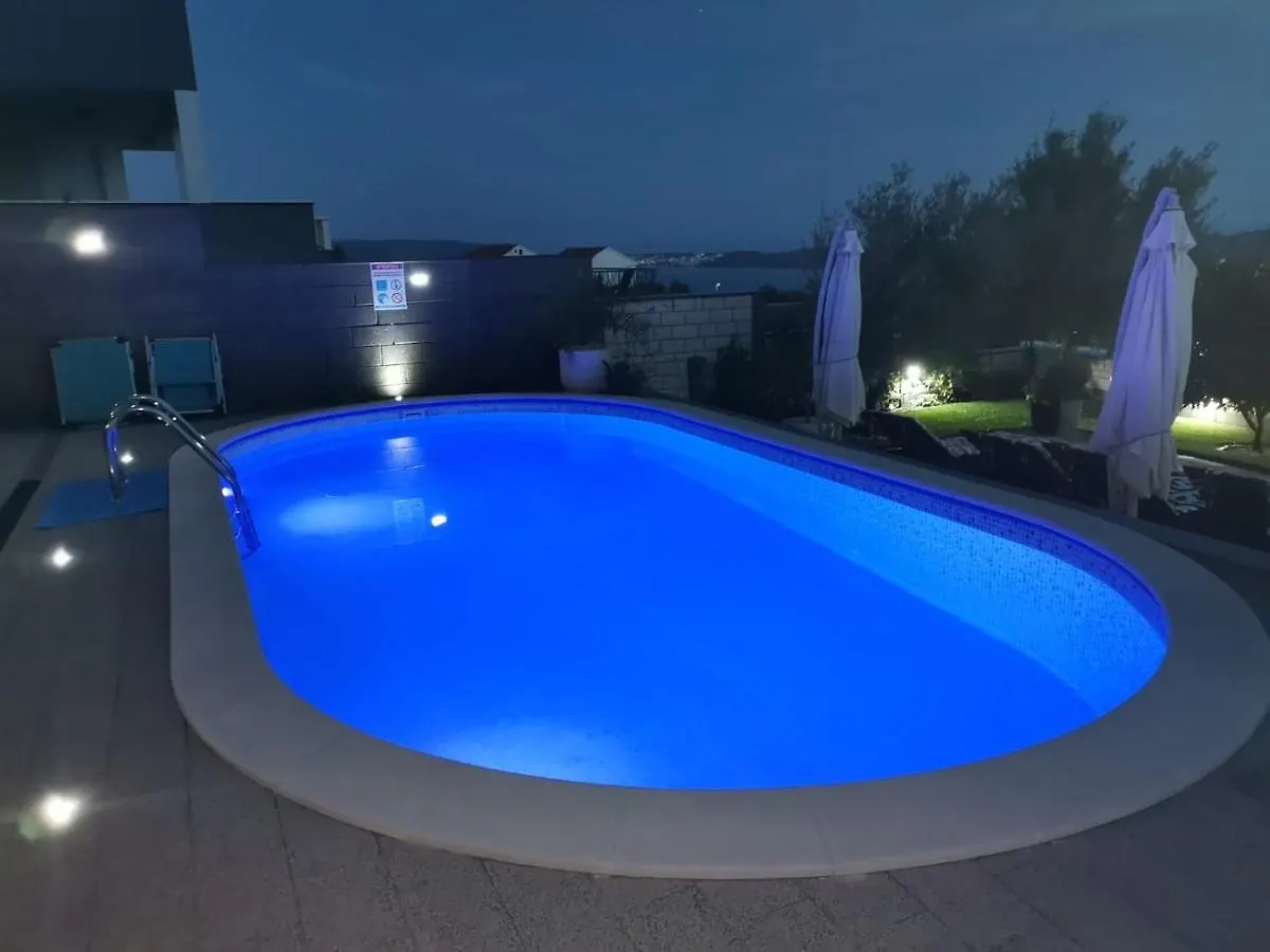 Apartment Ruza - Pool Seget Donji Croatia