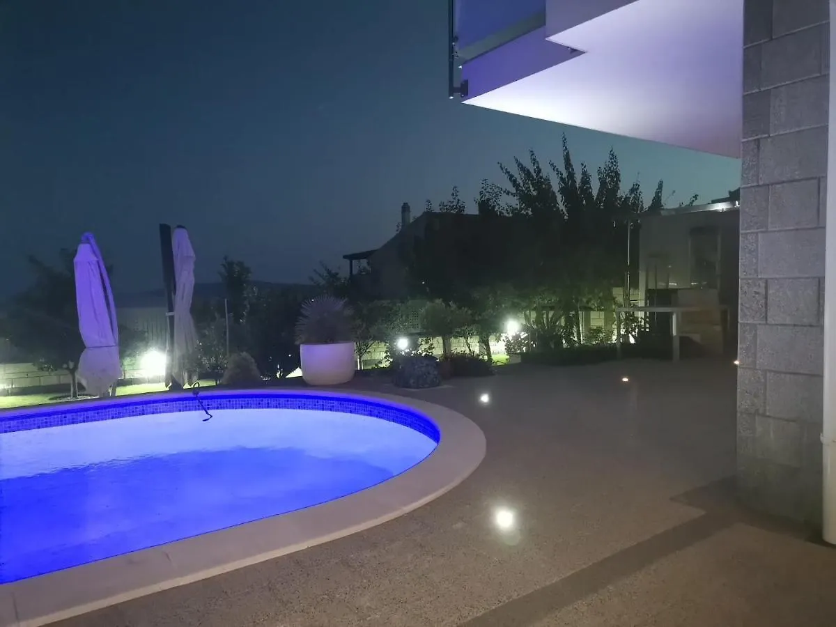 Apartment Ruza - Pool Seget Donji
